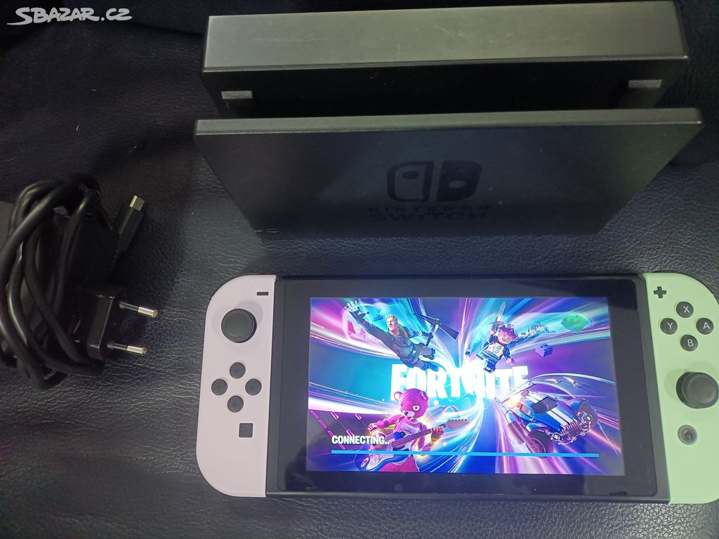 Nintendo Switch HAC-001, nabíjecí dokovací stanice