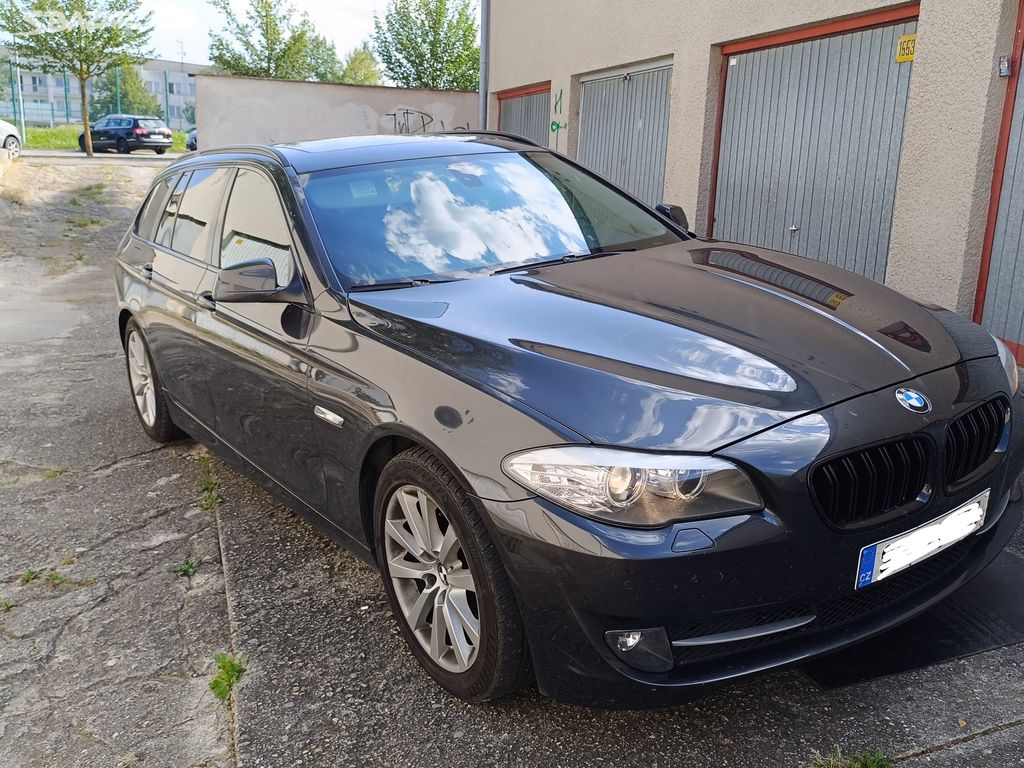 PRODÁM BMW 530D 180KW F11 manuál