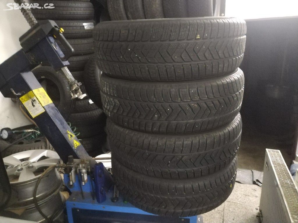 215/65 R17 zimní Pirelli