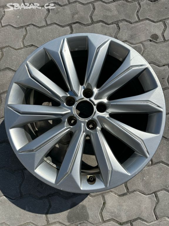 18 alu disk AUDI A4 8K9601025