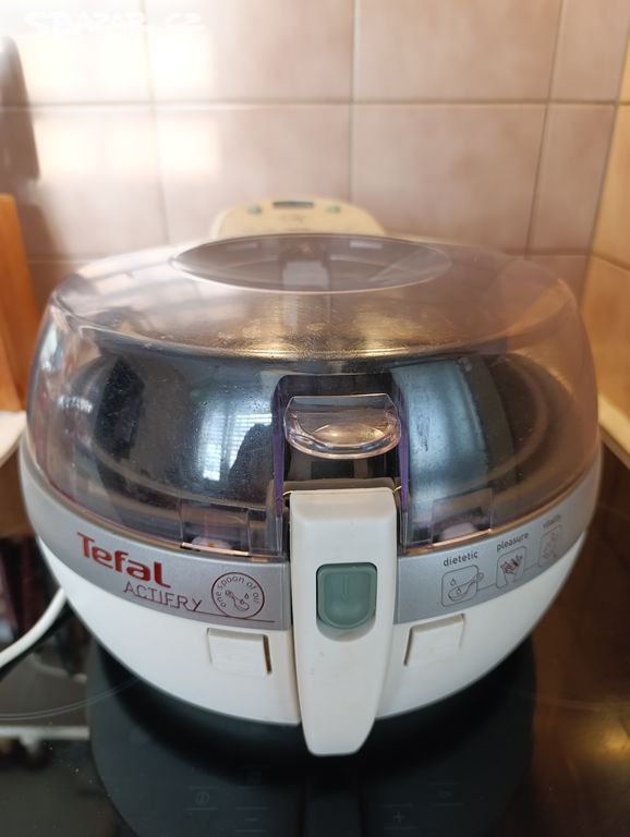 Horkovzdušná fritéza. TEFAL