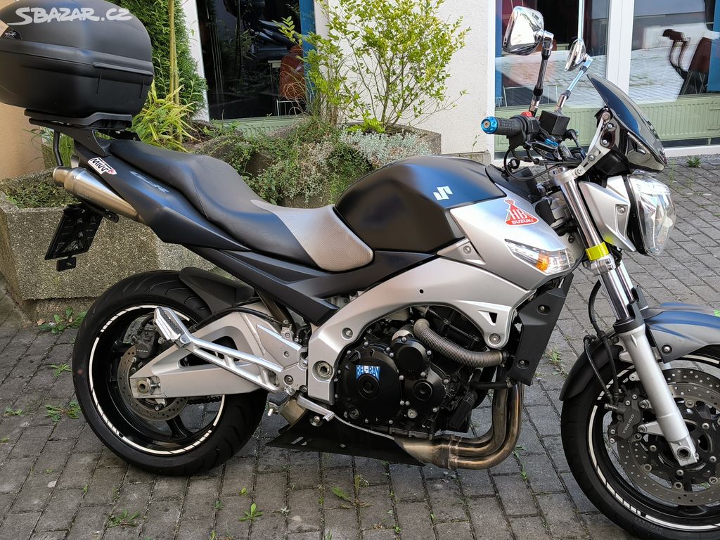 Suzuki GSR 600