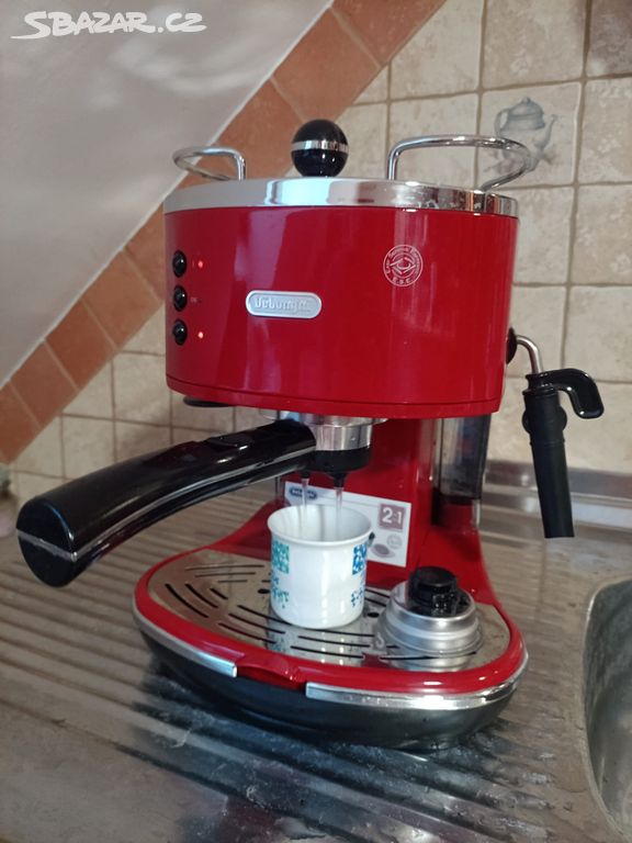 Pákové kávovar - De'Longhi Icona Vintage Red