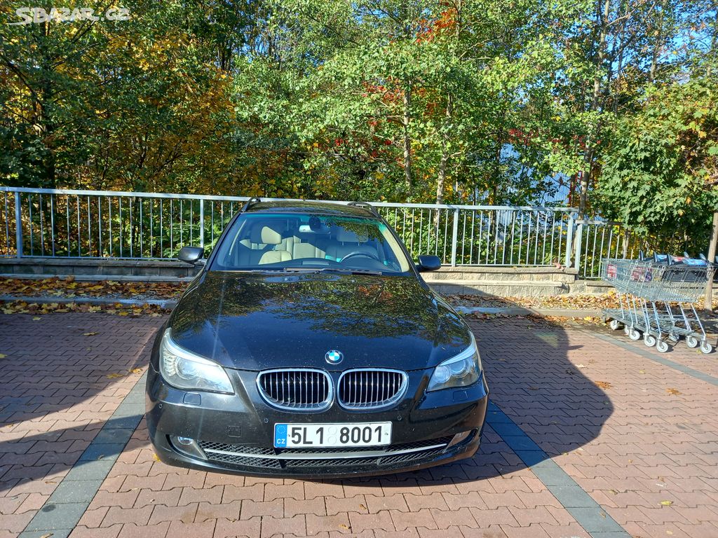 Černé BMW řada 5 525D XDRIVE 4x4