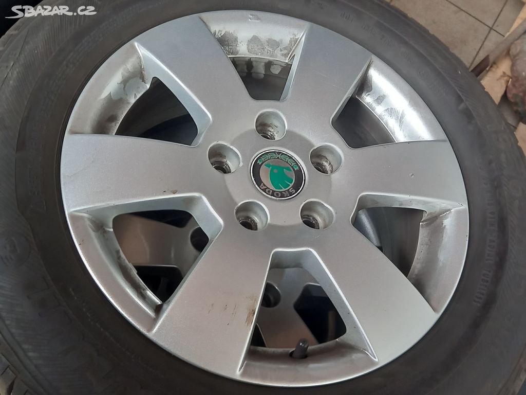 Škoda Alu kola 5x112 na letních pneu.