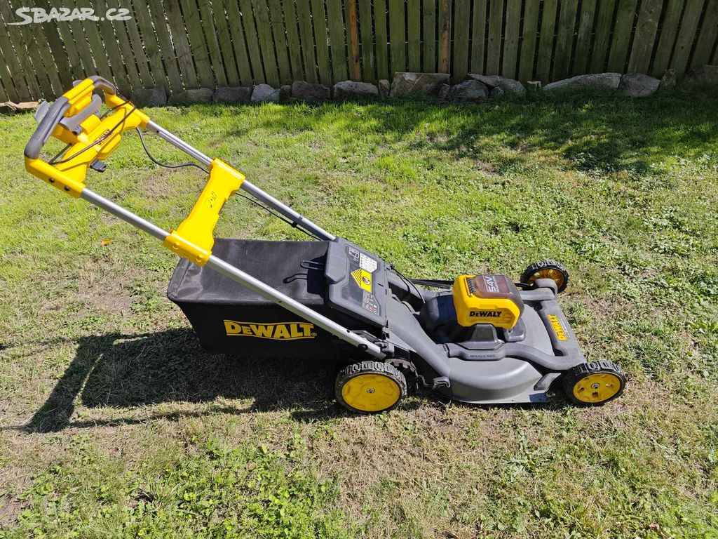 Sekačka DeWALT aku s pojezdem, 54v XR FLEXVOLT