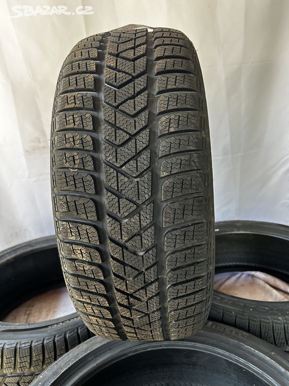 Zimní pneumatiky Pirelli 225/45/18