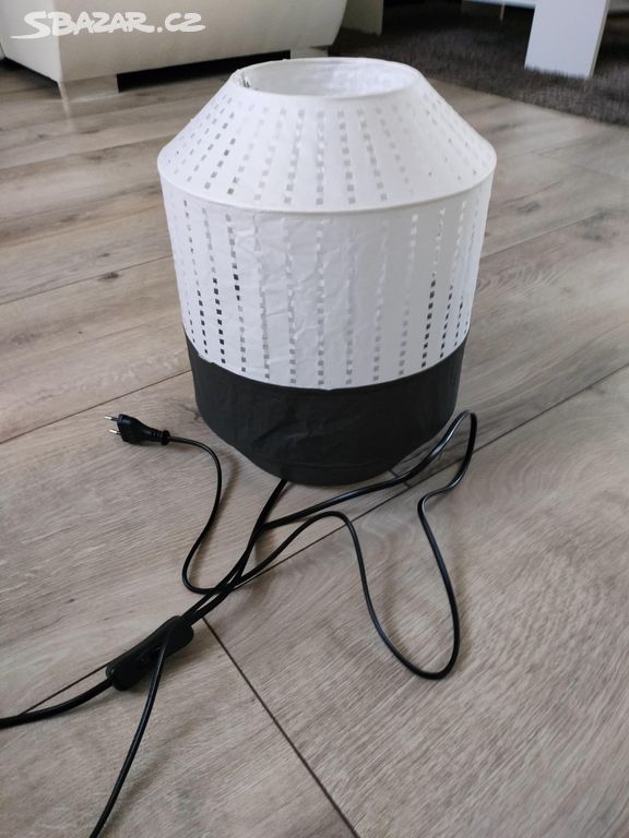 IKEA MAJORNA stolní lampa bílá/šedá 32 cm