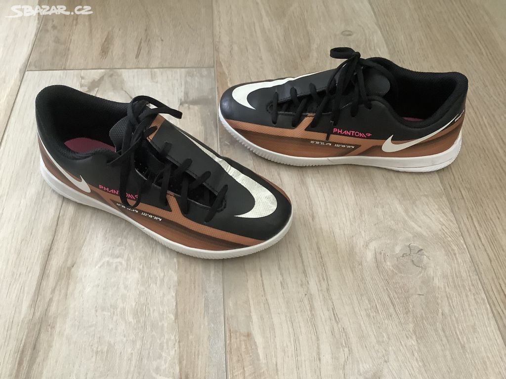 Dětské sálovky Nike phantom vel 33