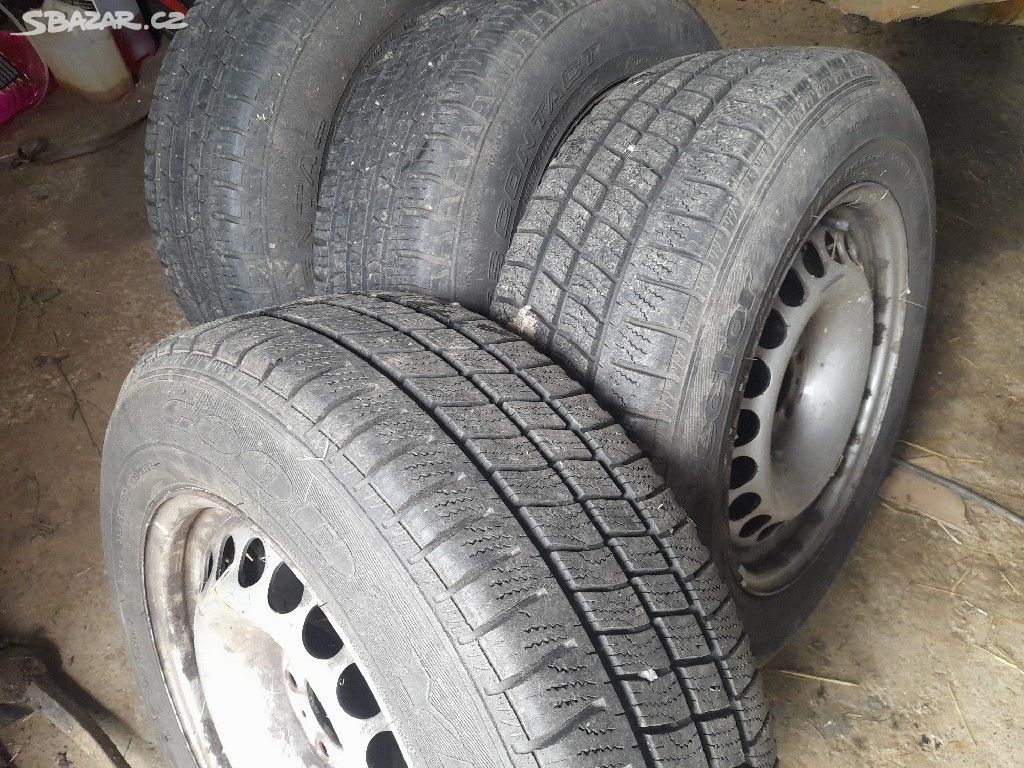 Pneu 215/65 r16 C mercedes 5x112o