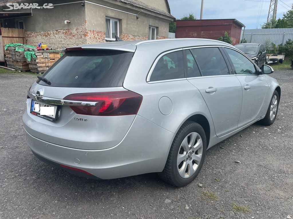 Insignia 2.0CDTi 120kw, r.8/2015,klima,automat,4x4