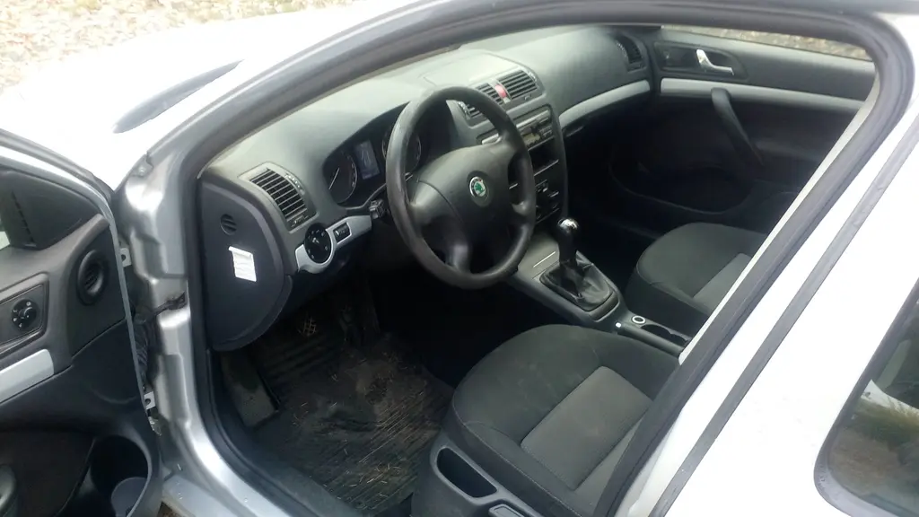 Škoda Octavia combi II 1.9 TDI 77 kW Elegance 2008 - fotka 2