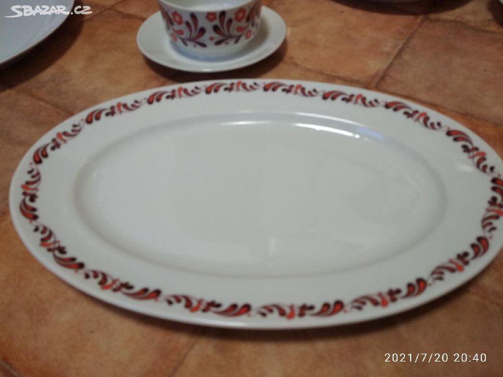 servírovací talíř 35 cm dekor ČSSR  retro kytky