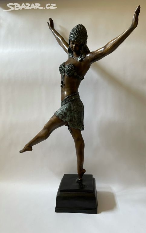 Art Deco bronzová socha 108 cm - tanečnice