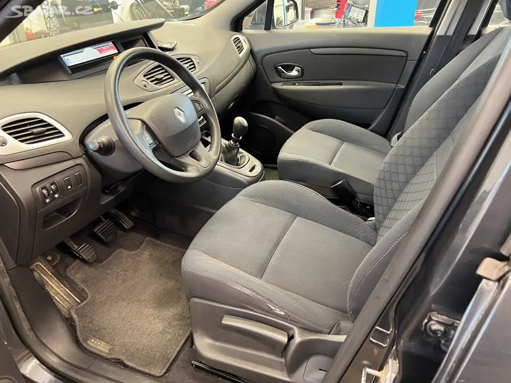 Renault Mégane Scenic 1.9 dCi 96kW - fotka 5