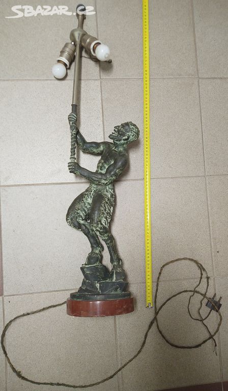 Stolní lampa ďábla, litý bronz zn. ZELMAN V. 1922