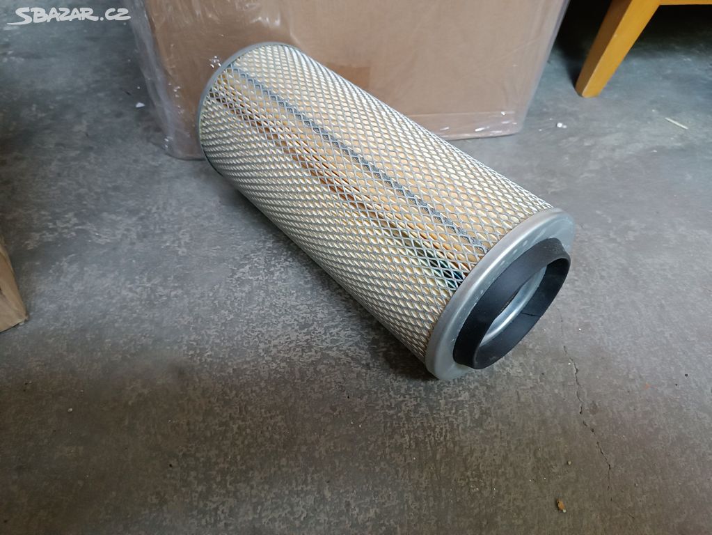 Vzduchový filtr Filtron AM 406/1 / Nissan Trade