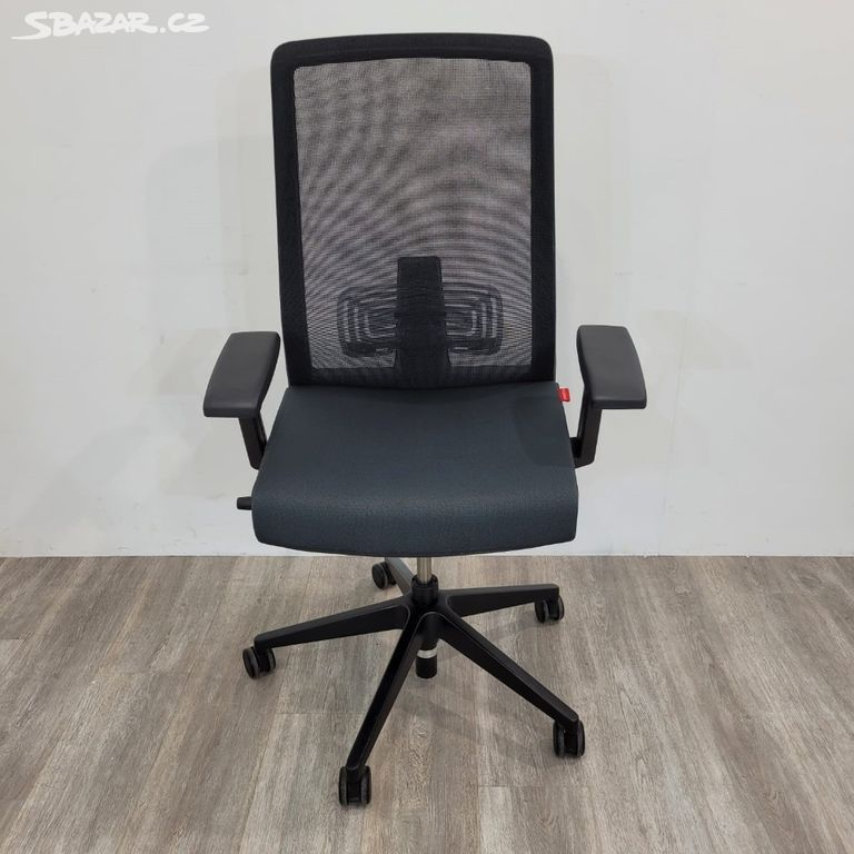 Kancelářská židle Haworth Comforto 62    ZÁNOVNÍ