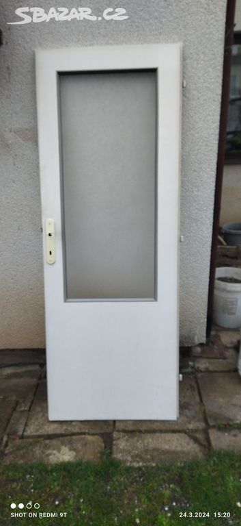 Interiérové dveře 80 cm 2/3 prosklené bílé
