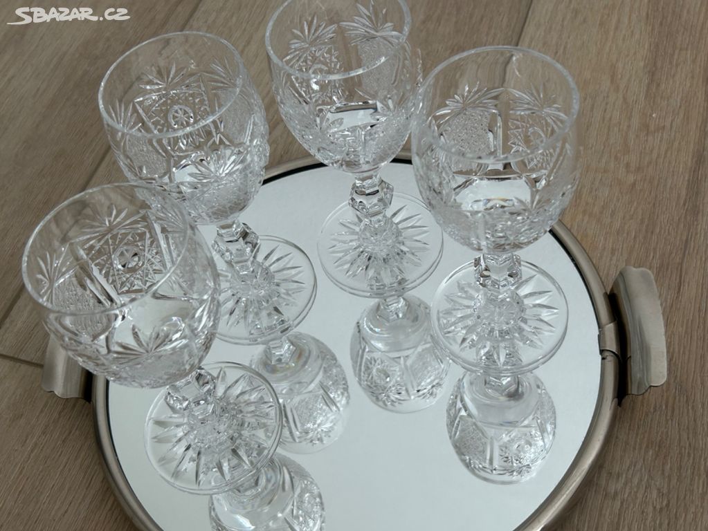 Broušené poháry na likér/víno Bohemia Crystal 4 ks