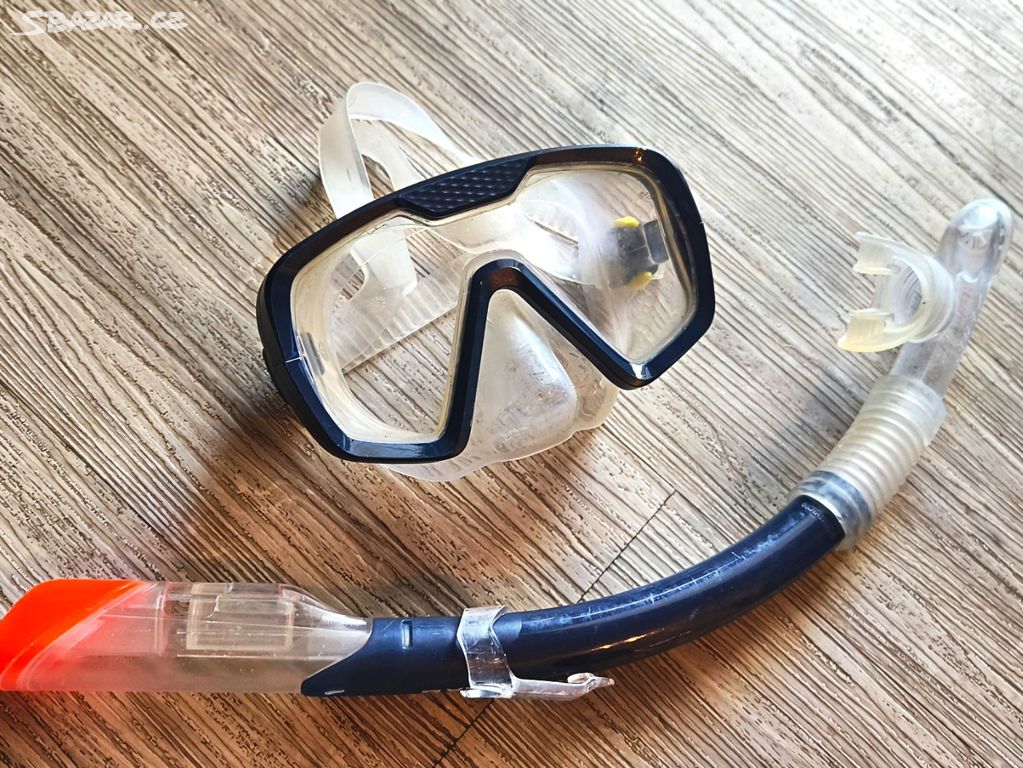 Potápěčské brýle a šnorchl
