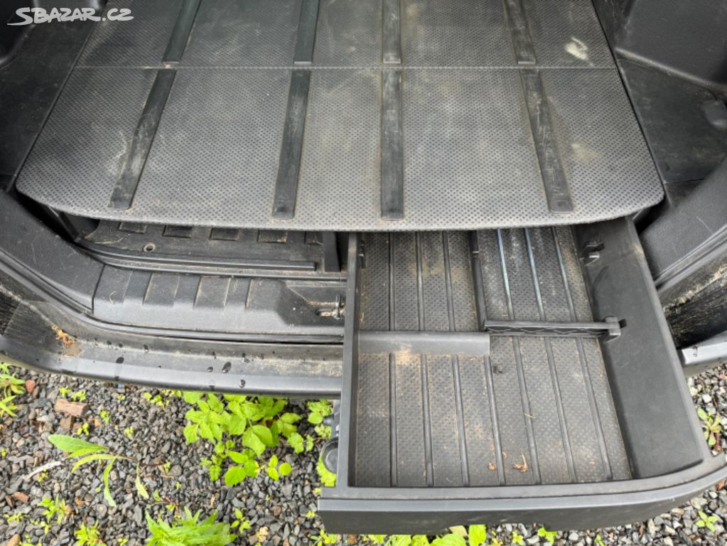 Druhá podlaha kufru + šuplík Nissan X-trail T31