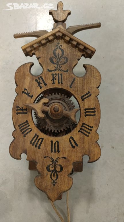 Dřevěné hodiny staré