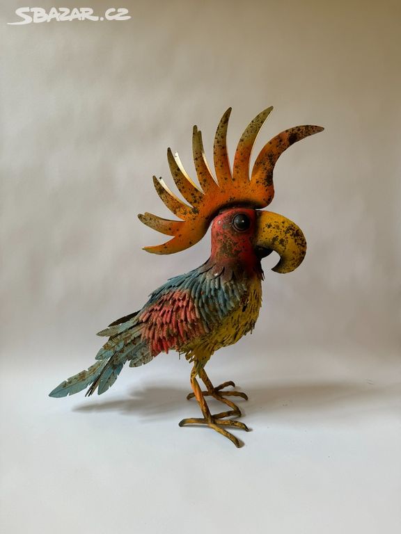 Papoušek kakadu - kovová socha