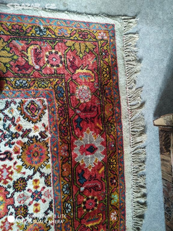 Starý koberec Peršan