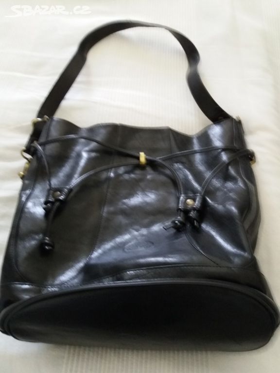 Prodám novou koženou tašku černou dámskou