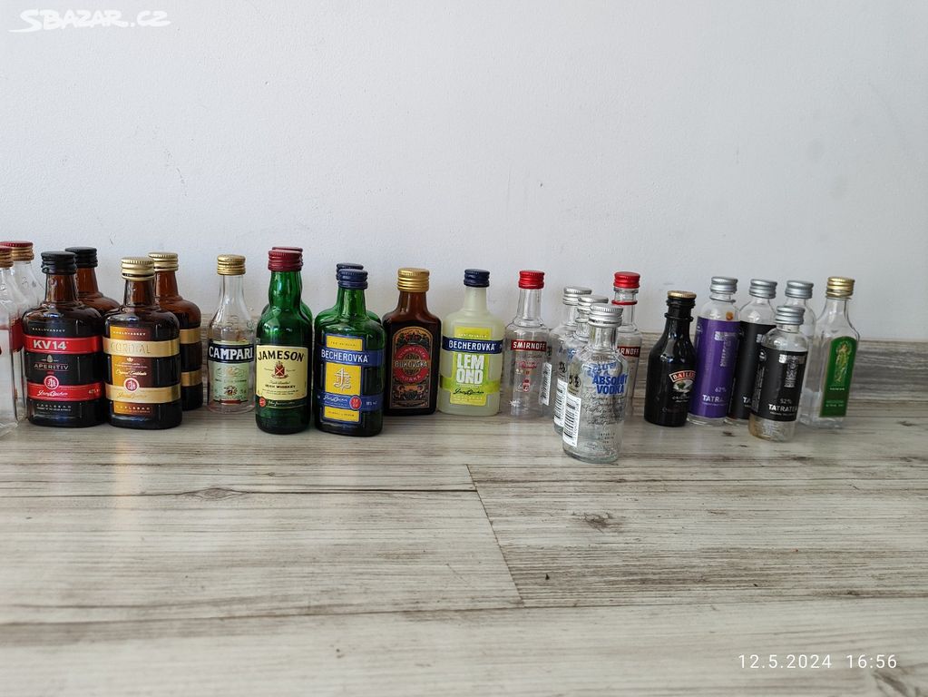 Mini lahvičky od alkoholu