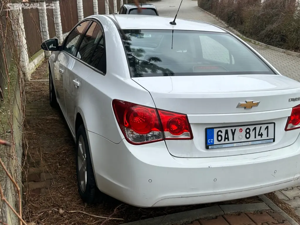 Chevrolet Cruze 2.0 Diesel AUTOMAT motor kouří - fotka 4
