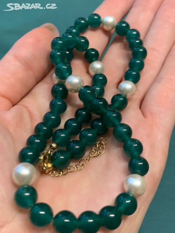 Starý náhrdelník zelený chalcedon zlacené stříbro