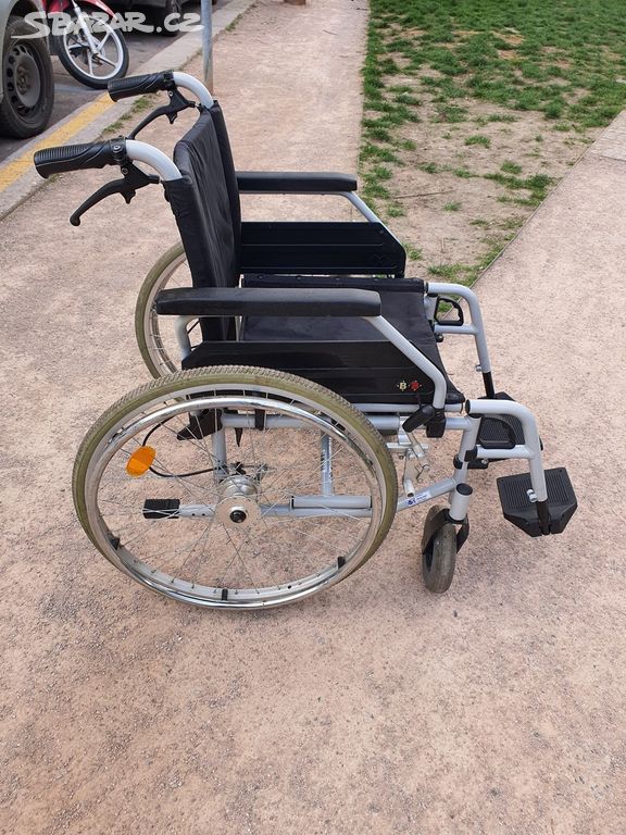 invalidní vozík, skládací, 4 brzdy, B+B