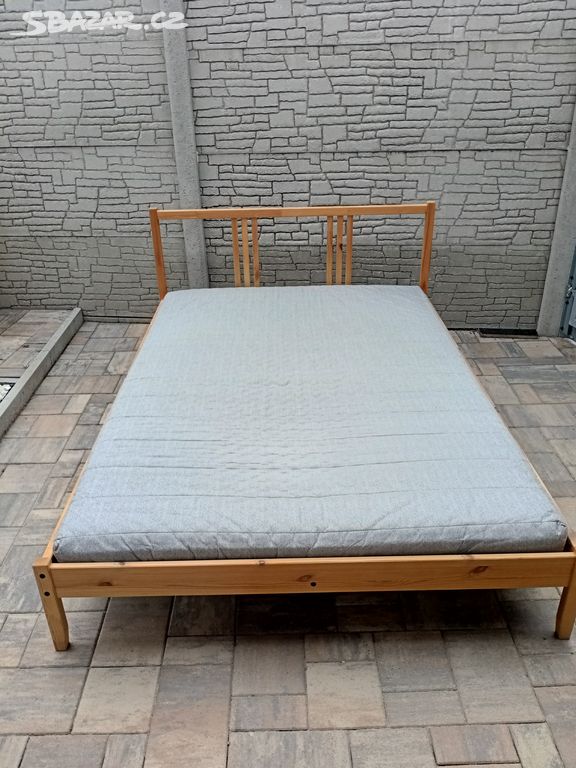 Prodám manželskou postel + Matrací 140cm x 200cm