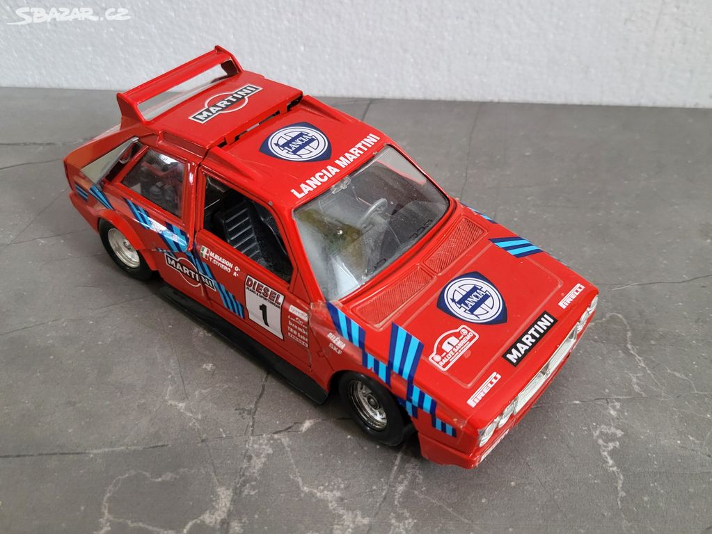 Model auta Bburago Lancia Delta S4