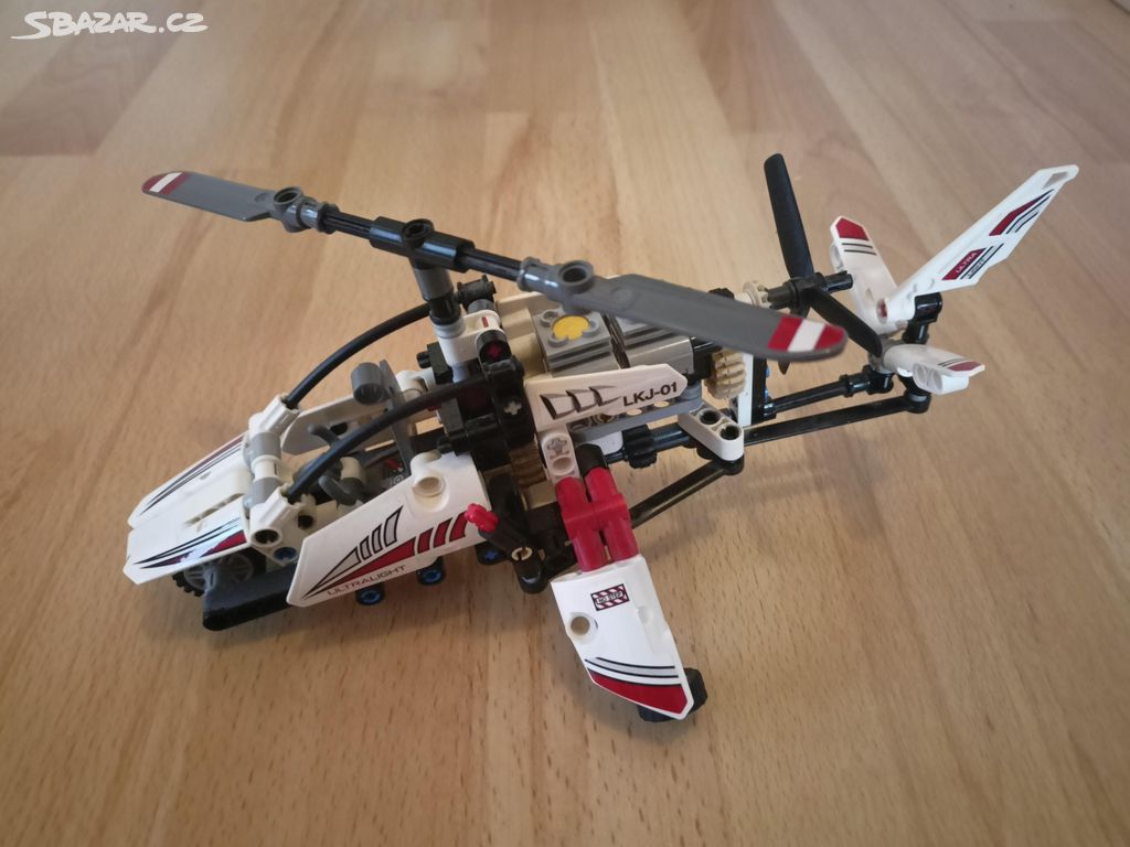 Lego Technic - Ultralehký vrtulník