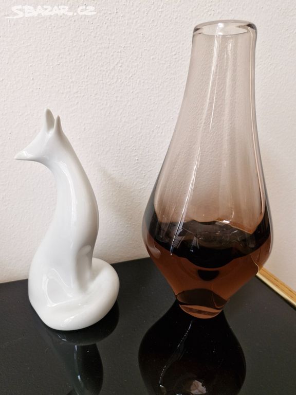 Krásná váza z kouřového hutního skla - M. Klinger