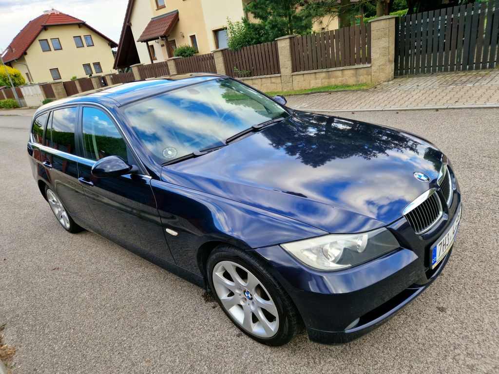 BMW 325 e91 touring - panorama - manual -