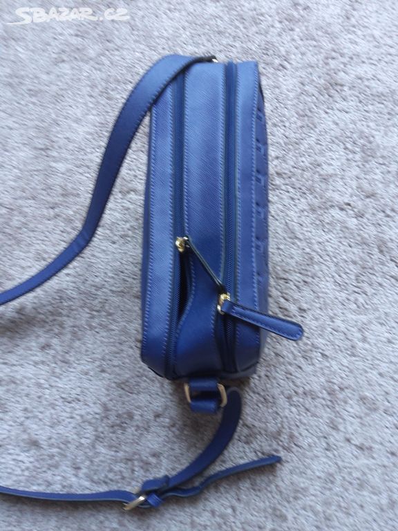 Značková crossbody královsky modrá kabelka