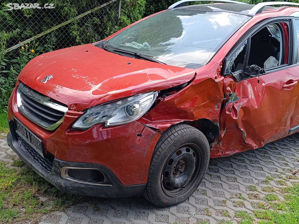 Peugeot 2008 1,2 automat r.2015