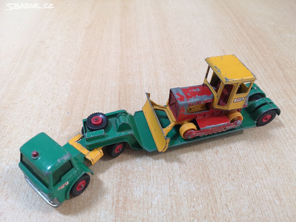 MATCHBOX KING SIZE K-17 LOW LOADER CASE TRACTOR