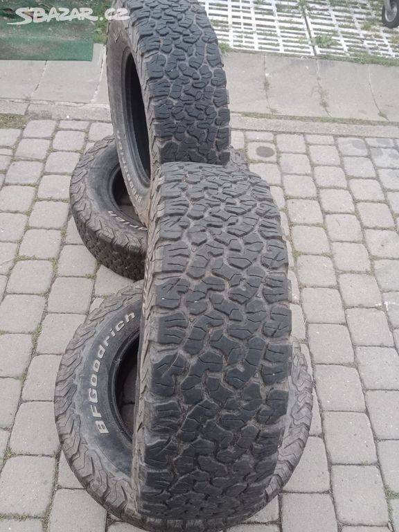Celoroční pneu R16