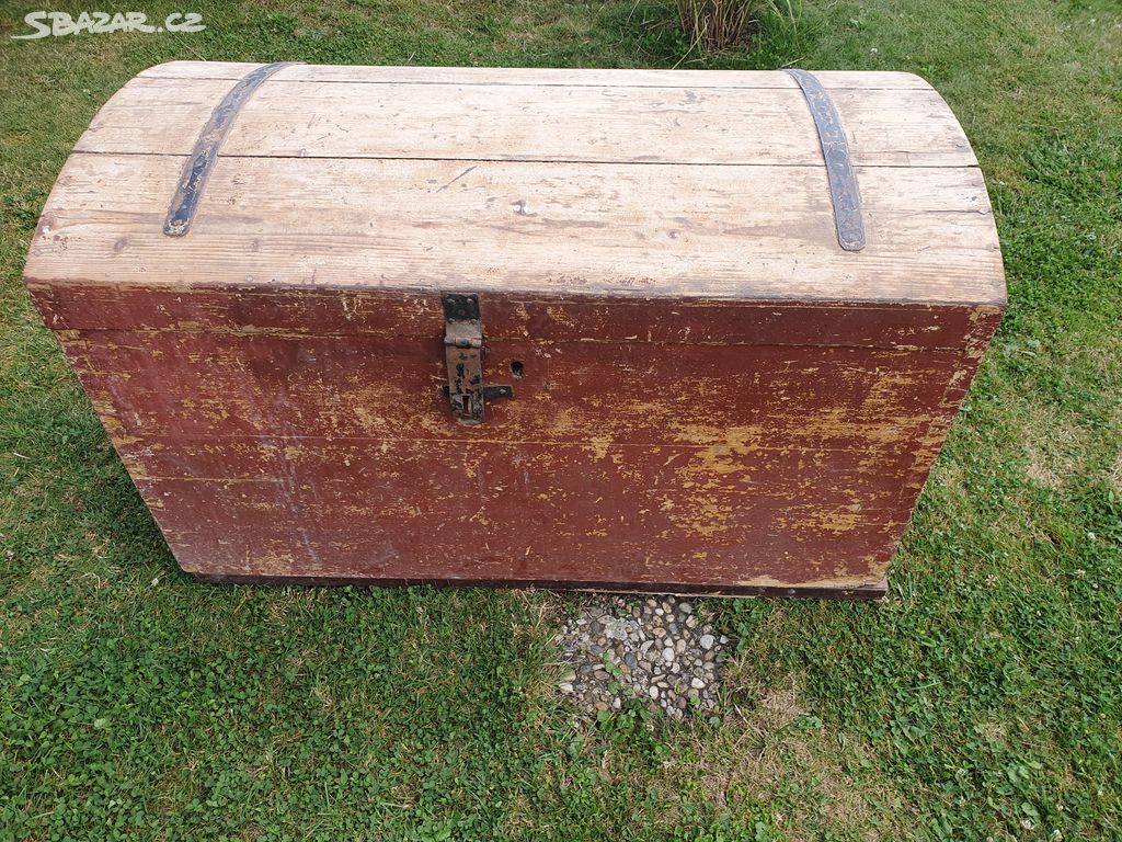 Starý dřevěný kufr