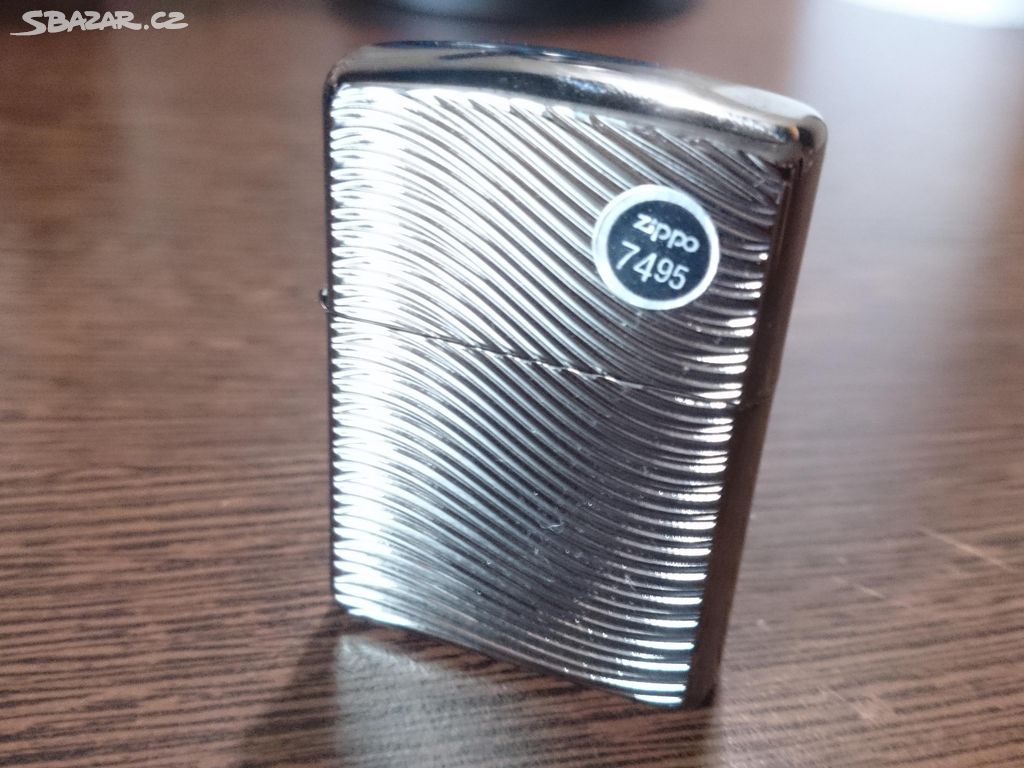 Nový ZIPPO zapalovač.