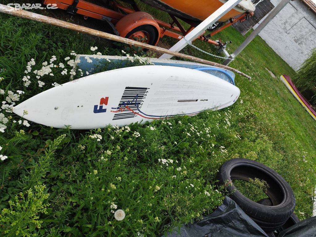 Dvakrát plovák windsurfing, paddleboard