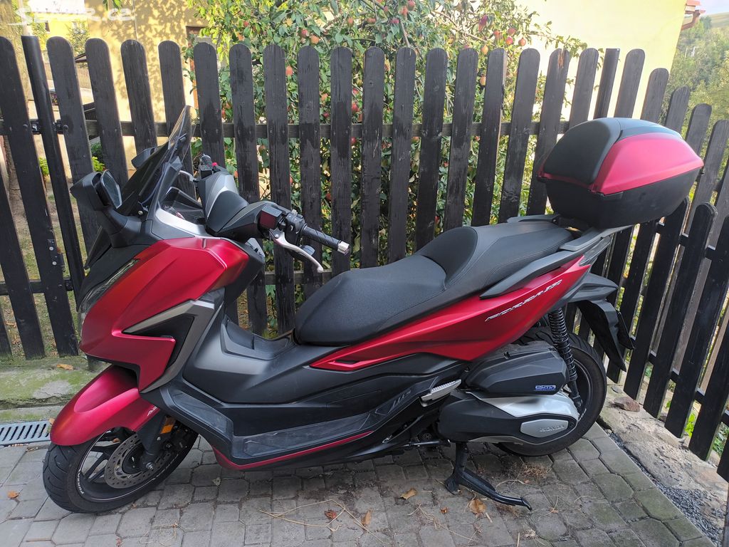 HONDA forza 350 naj.zatím 5300km