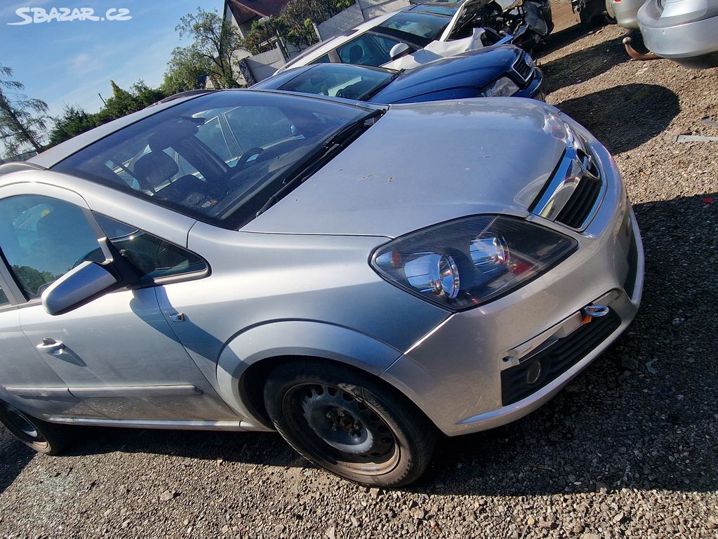 Opel Zafira B benzín