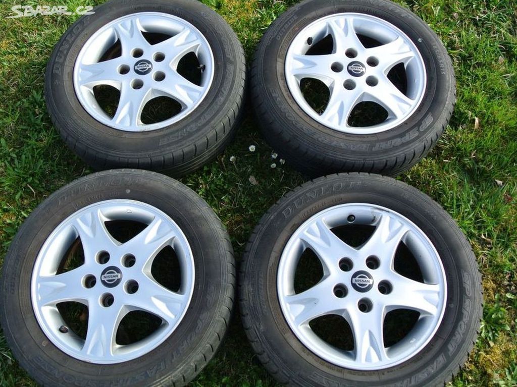 letní ALU komplet Nissan 15" 5x114,3 ET40 pneu 1