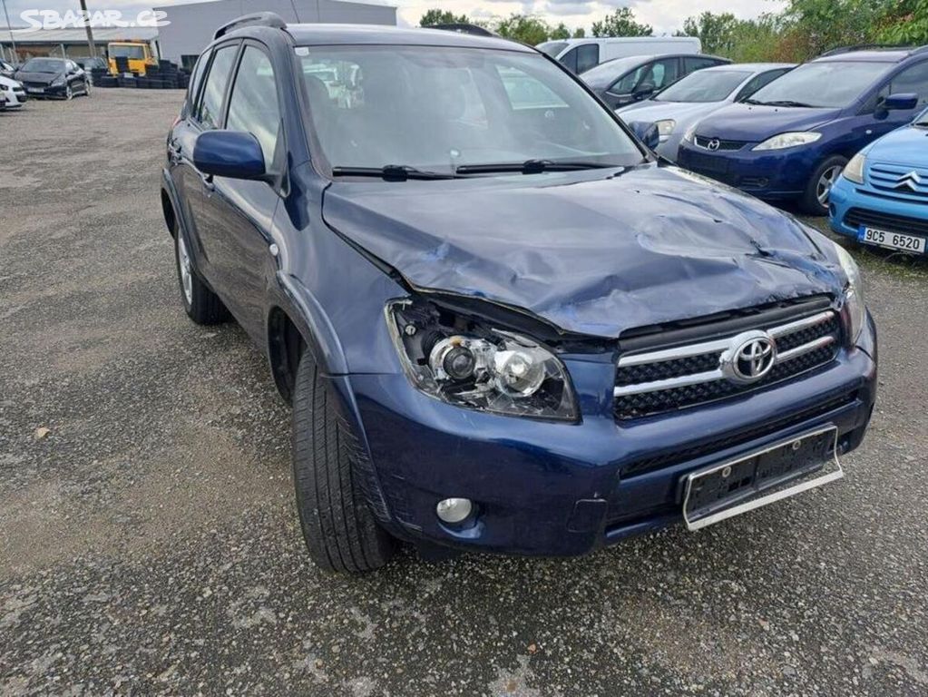 Toyota Rav4 2,2 D-4D 135 Base nafta manuální